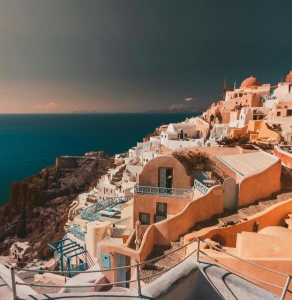 What Lies Hidden in Santorinis Soul? 4h - Private Discovery - The Sum Up