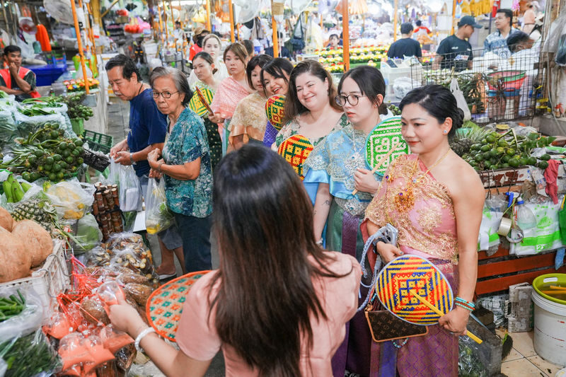 White Lotus Thai Garland Workshop at Pak Khlong Talat Flower Market Tour in Bangkok - Making your own Phuang Malai