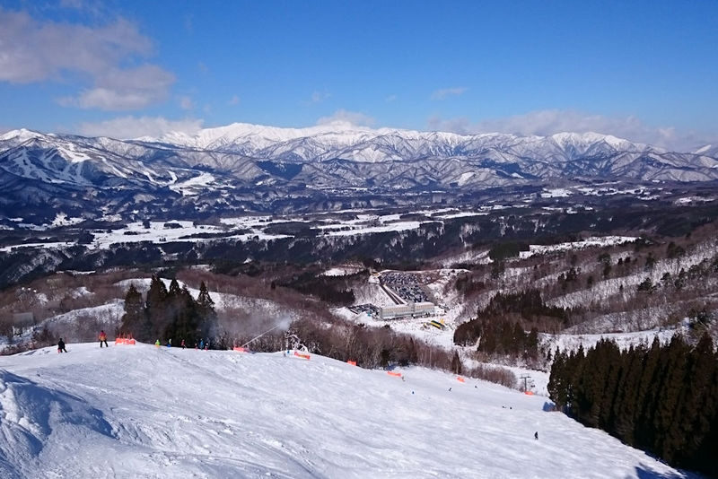White PIA Takasu 1-DAY Lift Ticket & Round-Trip Bus from Nagoya - Making the most of the resort hours