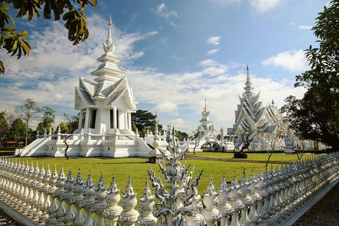 White Temple-Black House & Blue Temple Tour From Chiang Mai - Common Questions