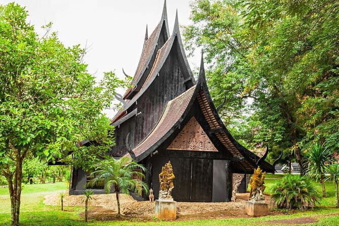 White Temple, Blue Temple, Black House 1-Day Trip from Chiang Mai - The Itinerary in Detail: What to Expect at Each Stop