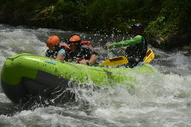 White Water Rafting II and III Maquique Costa Rica La Fortuna - Tour Highlights