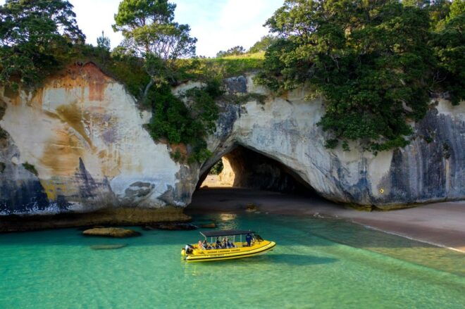 Whitianga: Cathedral Cove 2 Hour Boat Cruise - Live Tour Guide