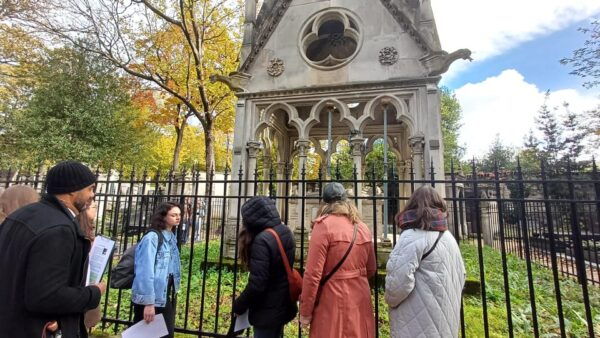 Who Killed Victor ? Escape Game at Père Lachaise Cemetery - Participant Requirements