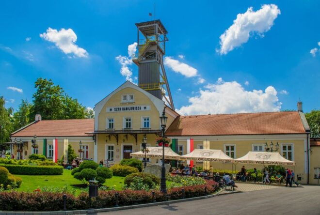 Wieliczka: Salt Mine Entrance and Guided Tour Ticket - Highlights of the Tour