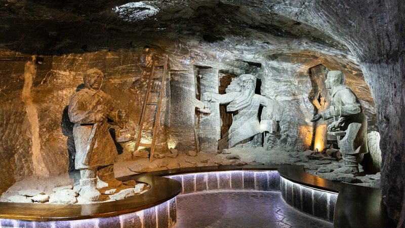 Wieliczka Salt Mine tour from Krakow - Guide quality and what it adds
