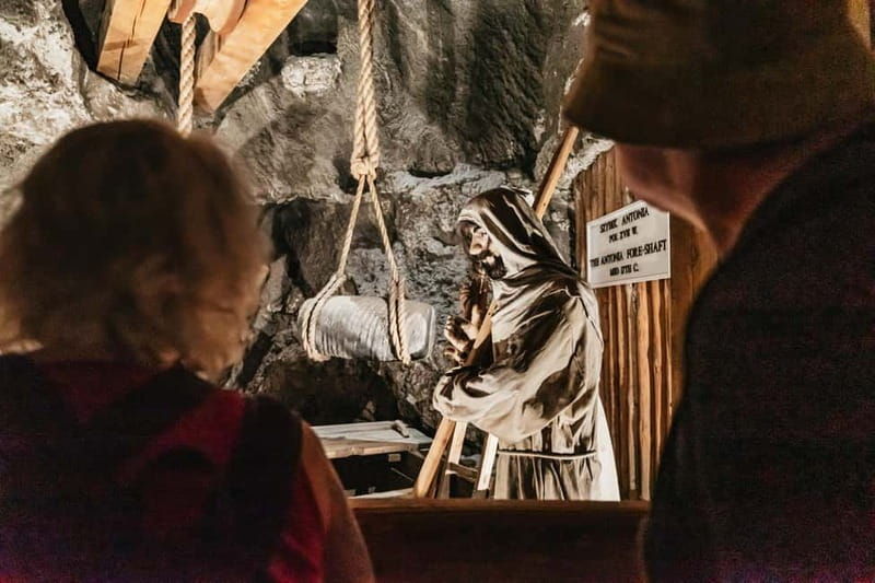 Wieliczka Salt Mine Tour from Kraków  Skip the Line Entry - The Guided Experience: Knowledgeable and Engaging Guides