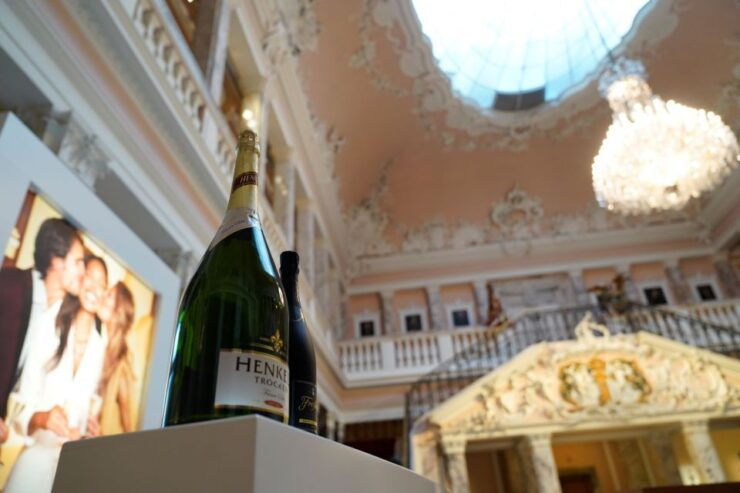 Wiesbaden: Sparkling Winemaking Tour With 3-Glass Tasting - Explore the Magnificent Marble Hall