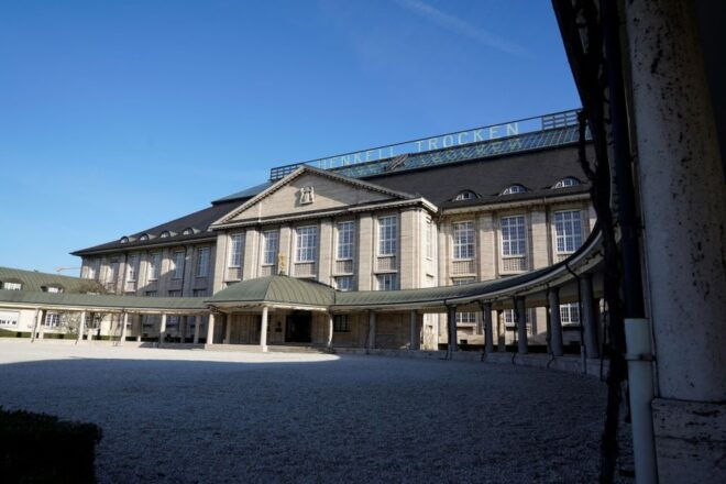 Wiesbaden: Sparkling Winemaking Tour With 3-Glass Tasting - Learn About Traditional Bottle Fermentation Methods