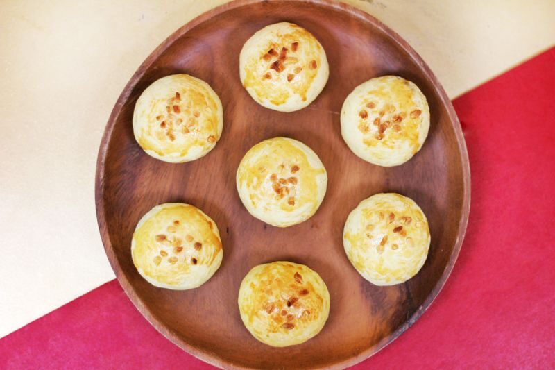 Wife cakes, egg tarts, mooncakes, etc. | Hong Kong Self-Service Baking Experience | Making Traditional Snacks - Allow enough time, and mind the studio rules