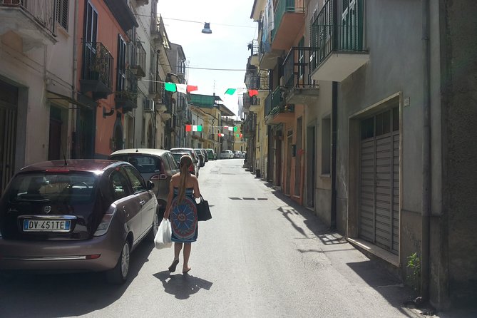 Wild Abruzzo Lands Trufflehunting Winetasting Cookingclass Experience From Rome - Transportation and English-Speaking Driver