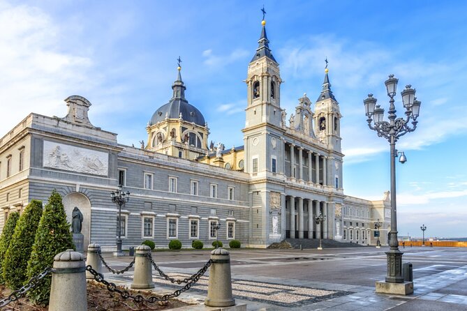 Wild West Outdoor Escape Game in Madrid - Common Questions