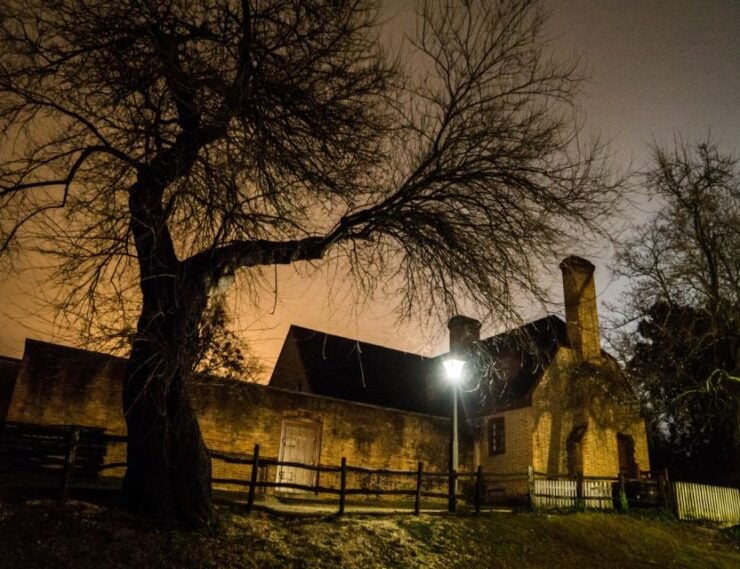 Williamsburg: Colonial Ghosts Haunted Walking Tour - Experience Highlights