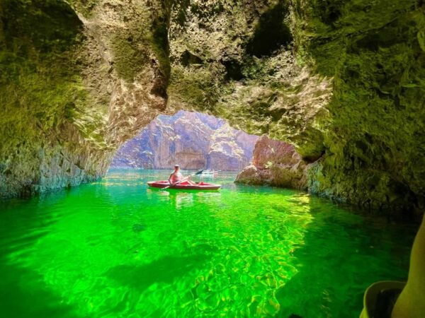 Willow Beach: Half-Day Kayak Rental With Emerald Cave Option - Relaxing at Emerald Cove