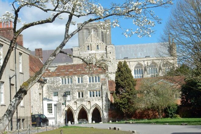 Winchester: Smartphone Self-Guided Heritage Walks - Common Questions