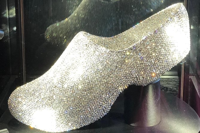 Windmill Village Zaanse Schans From Amsterdam Central Station - Common Questions