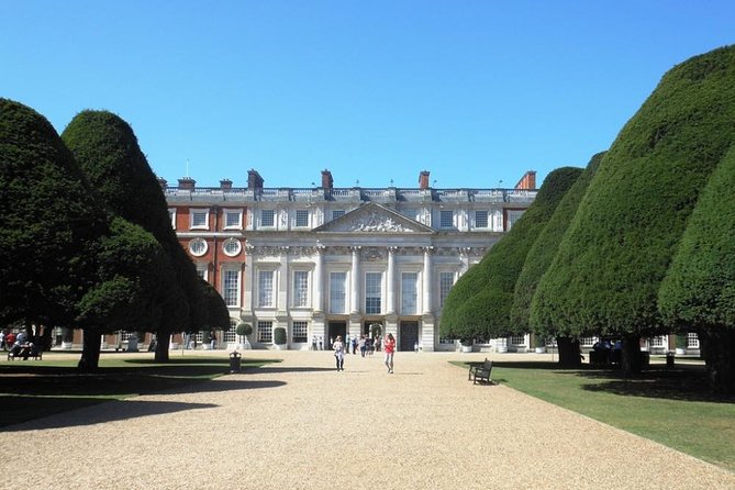 Windsor Castle and Hampton Court Private Car Tour - Tudor History and Gardens at Hampton Court Palace