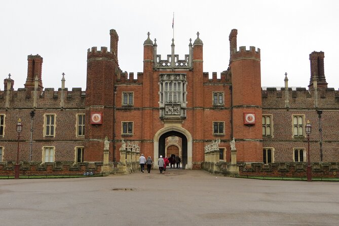 Windsor Castle Hampton Court Palace Private Tour With Admission - Changes and Cut-off Times