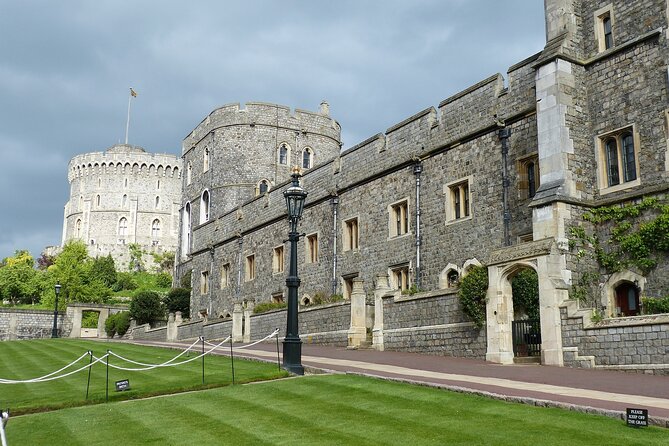 Windsor Castle Private Tour in Executive Vehicle With Admission - Private Executive Vehicle