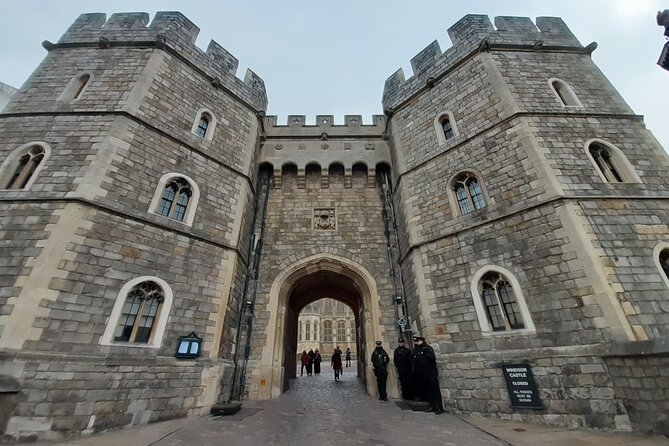 Windsor Castle Private Walking Tour With Accredited Expert Guide - Review Highlights