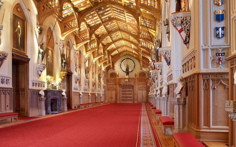 Windsor Castle, Stonehenge & Oxford Full-Day Tour from London - Guides and drivers shape the day