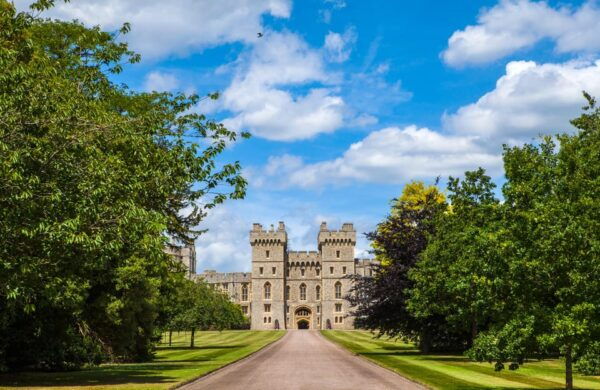 Windsor Castle & Stonehenge: Private Round-Trip to Explore - Discover Stonehenge