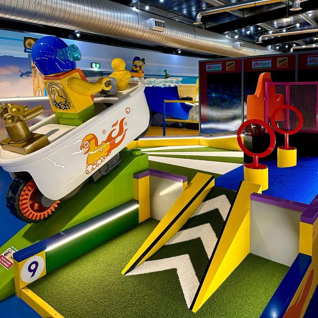 Windsor: LEGOLAND Adventure Golf - Themed Courses and Challenges