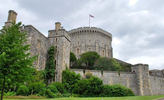 Windsor Oxford Cotswold Private Tour Including Admissions - Driver and Guide Information