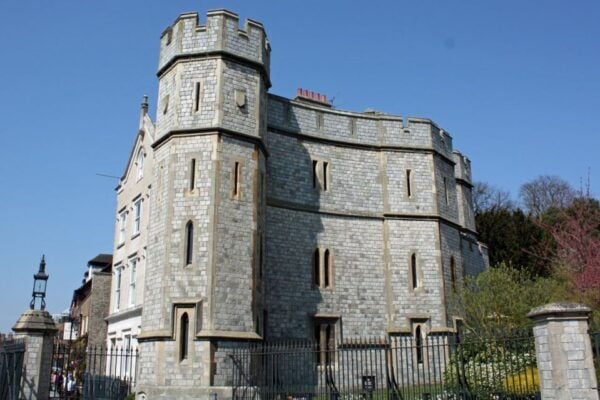 Windsor: Quirky Self-Guided Smartphone Heritage Walks - Common Questions