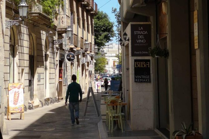 Wine and Food Tasting Experience in Lecce Old Town - Enjoy Scenic Views of Traditional Palazzi