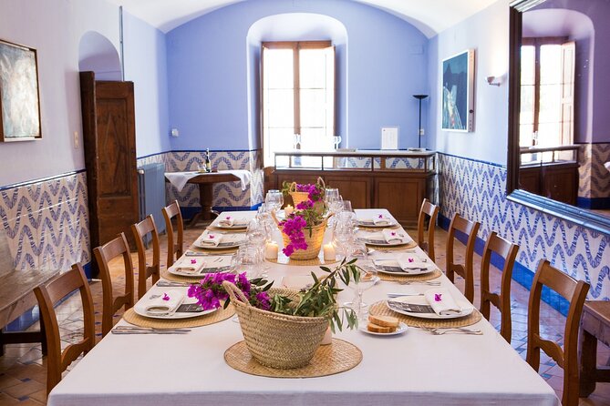 Wine & Cava Tour With Tasting From Barcelona - Comfort and Convenience