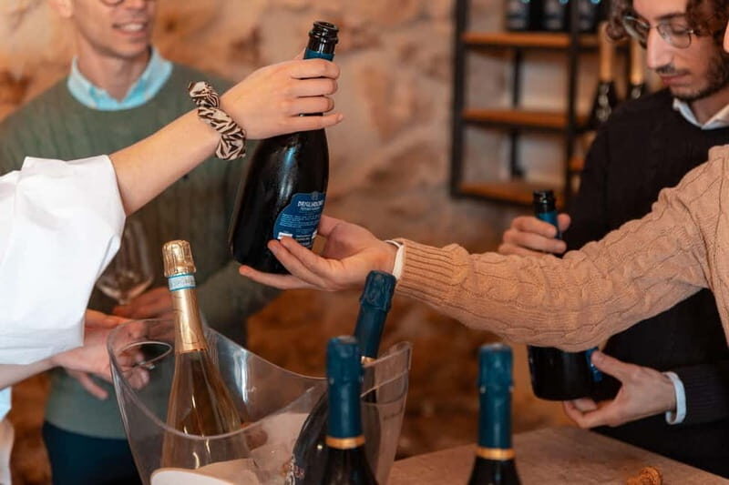 Wine Experience tra i carrubi secolari di Mazara del Vallo - Who is this experience best for?