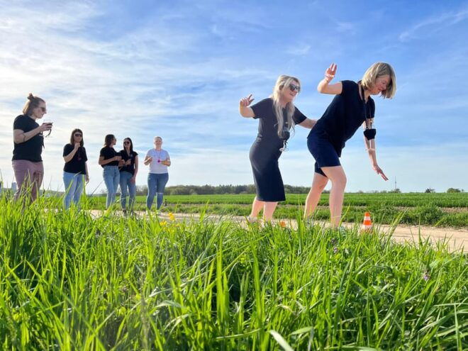 Wine Hiking JGA Gin Tour With Games and Snacks Stuttgart - Booking Process and Information