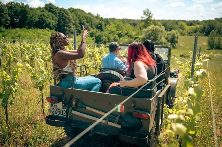 WINE SAFARI: POGGIO AI LAGHI VINEYARDS ON A VINTAGE OFF-ROAD - Journey Experience