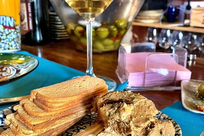 Wine Tasting and Tapas Premium in Alicante Like a Local - Weather-Dependent Experience