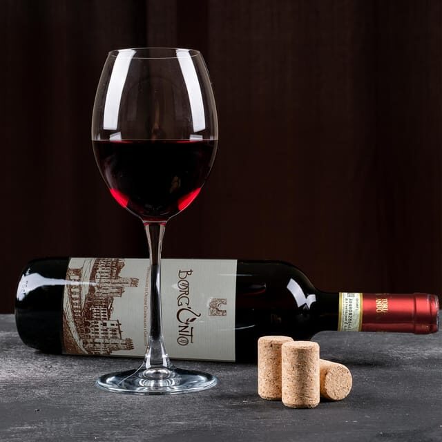 WINE TASTING EXPERIENCE IN THE HISTORICAL CENTRE - Good To Know  