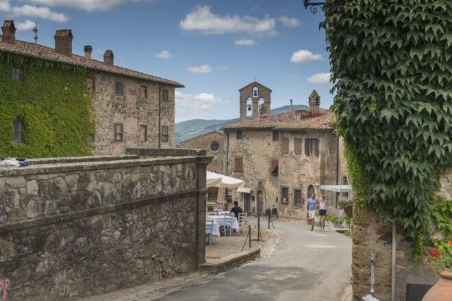 Wine Tasting in a Romantic Castle With Archaeologist Guide - Important Information
