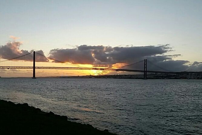 Wine Tasting, Sunset and Sea Food - Lisbon Sunset Tour