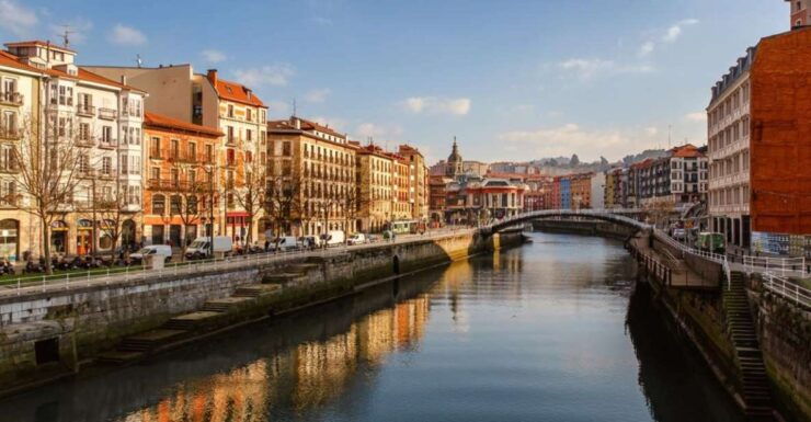 Wine Walks in Bilbao: Sip Through Centuries - Experience Overview