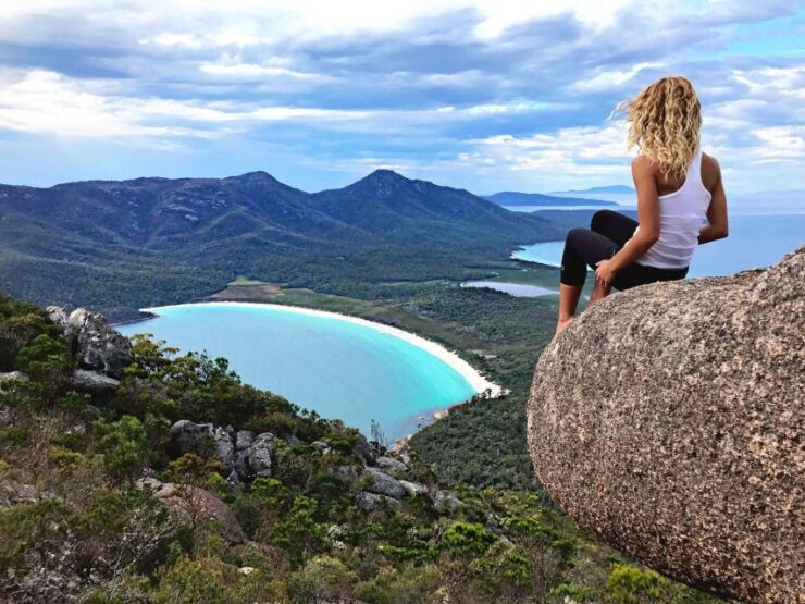 Wineglass Bay & Freycinet National Park Day Trip From Hobart - Meeting Point and Group Size