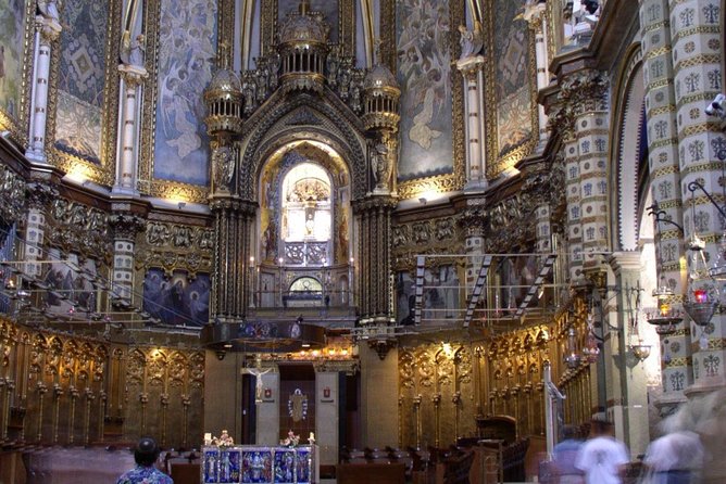 Wineries & Montserrat Private Tour (8 Hours) - Hosts Response