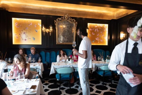 Wines of Italy: Wine Tasting With Local Expert in Florence - Florences Wine Tasting Delight