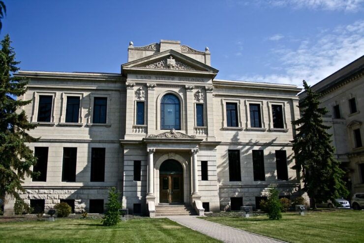 Winnipeg: Wealthy Beginnings Audio Walking Tour - Activity Details