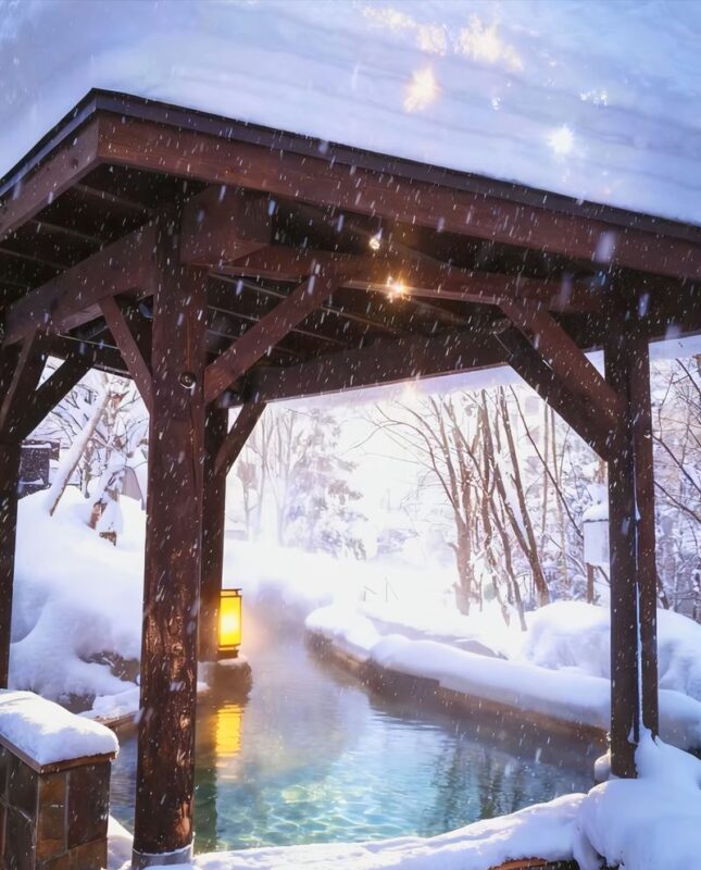 Winter Limited, departure from Sapporo: Jozankei snow scenery tour x Lake Shikotsu Ice Falls Festival night view | Hot spring/rafting/hiking optional & lakeside snow ring play one-day tour - Does the price make sense?
