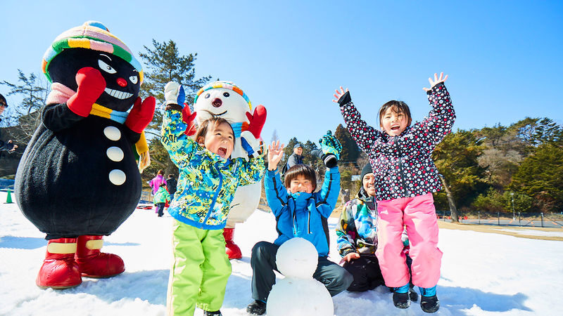 Winter Limited: Kobe Mt. Rokko Snow Park Skiing/Snow Play & Arima Onsen (One of Japans Three Great Hot Springs) Day Trip | Departing from Osaka - Lunch, rentals, and the limits of a short ski day