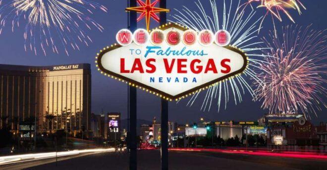 Winter Wonders of Vegas: A Festive Stroll - Christmas in Venice at The Venetian
