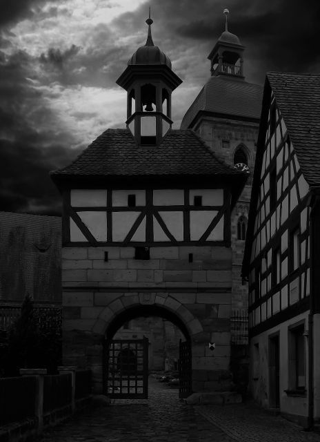 Witches, Ghosts, Executioners City Tour - Booking Details