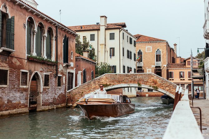 Withlocals Venice Away From the Crowds PRIVATE Tour With a Local Expert - Tour Overview and Features