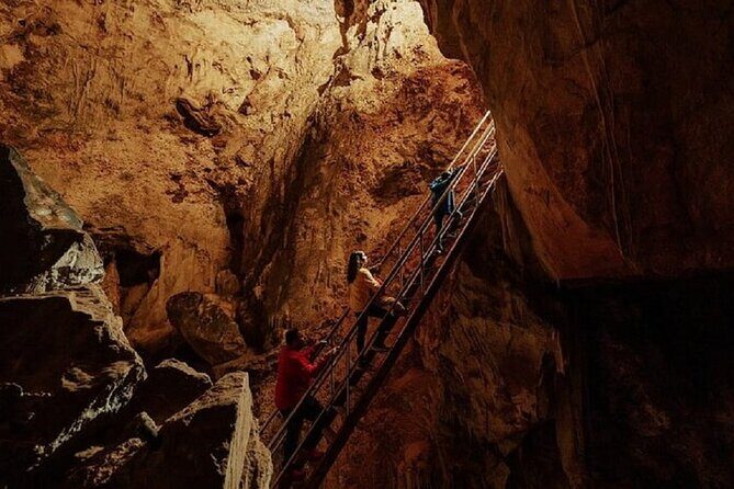 Wombeyan Caves: Wollondilly Cave Guided Tour - Exploring the Wollondilly Cave Itinerary