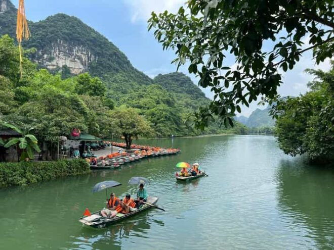 Wonderful Ninh Binh: HOA LU – CYCLING - TRANG AN – MUA CAVE - Included Services